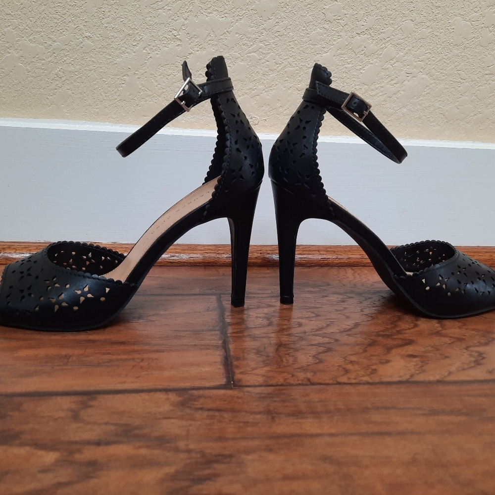 Lauren Conrad, black leather heels, 9
